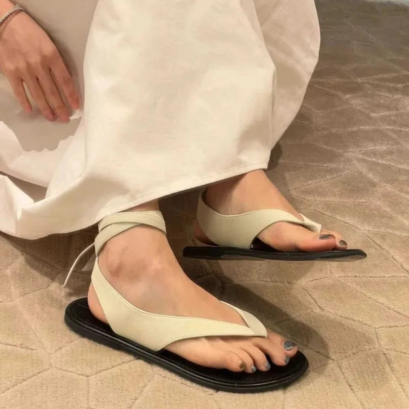 Women's personalized casual clip toe slippers summer  versatile flat bottom daily casual comfortable sandals for wearing outside