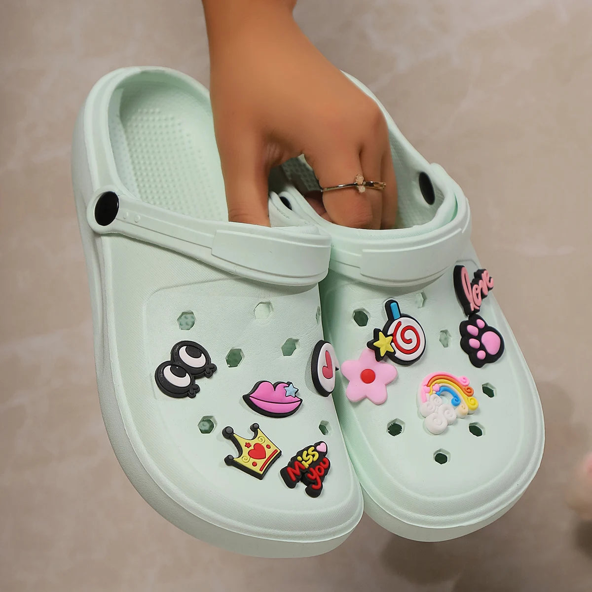Clogs Platform Slippers Women Home Flat Luxury Designer Woman Shoes House Summer Sandals Casual Beach Fashion Footwear Indoor